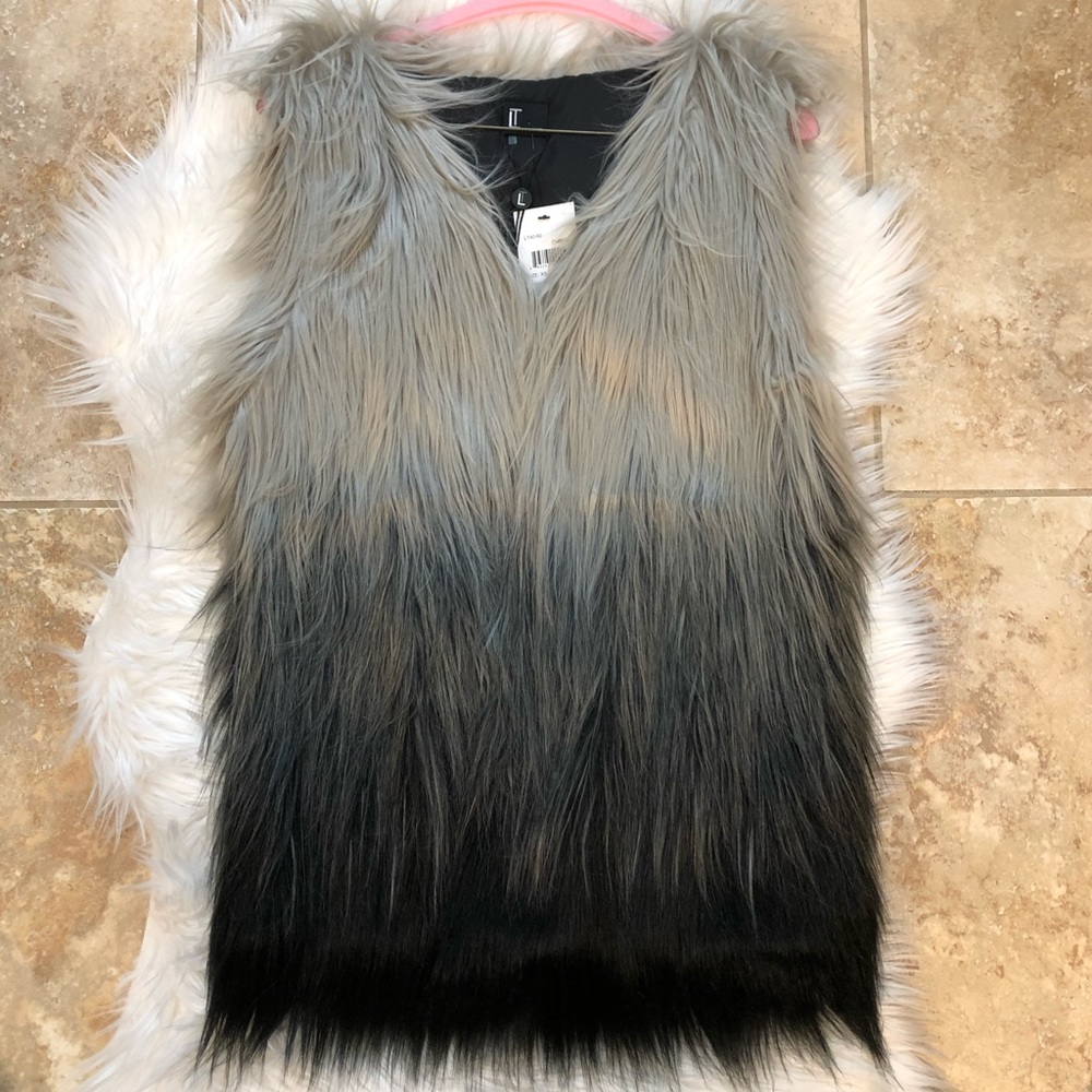 NWT Love Token Vest XS